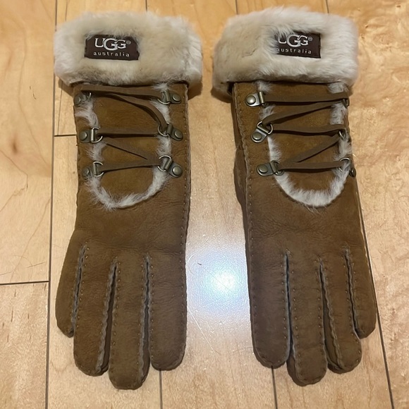 UGG Accessories - Ugg Australia Shearling Gloves